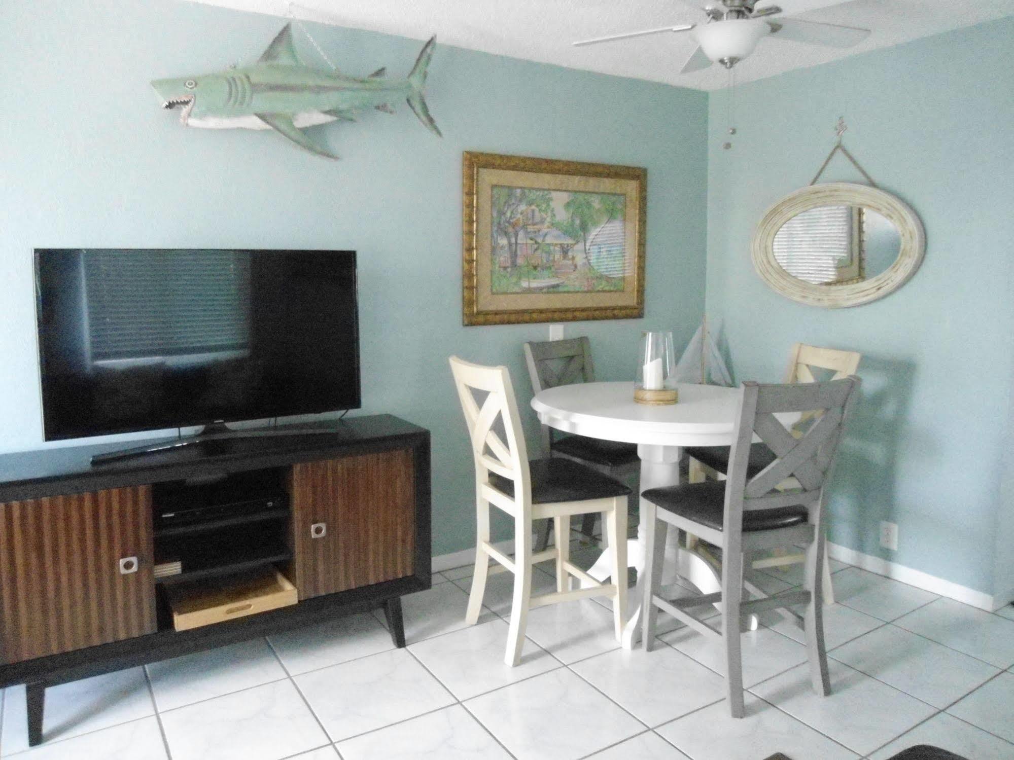 Malyn Resort St. Pete Beach Bagian luar foto