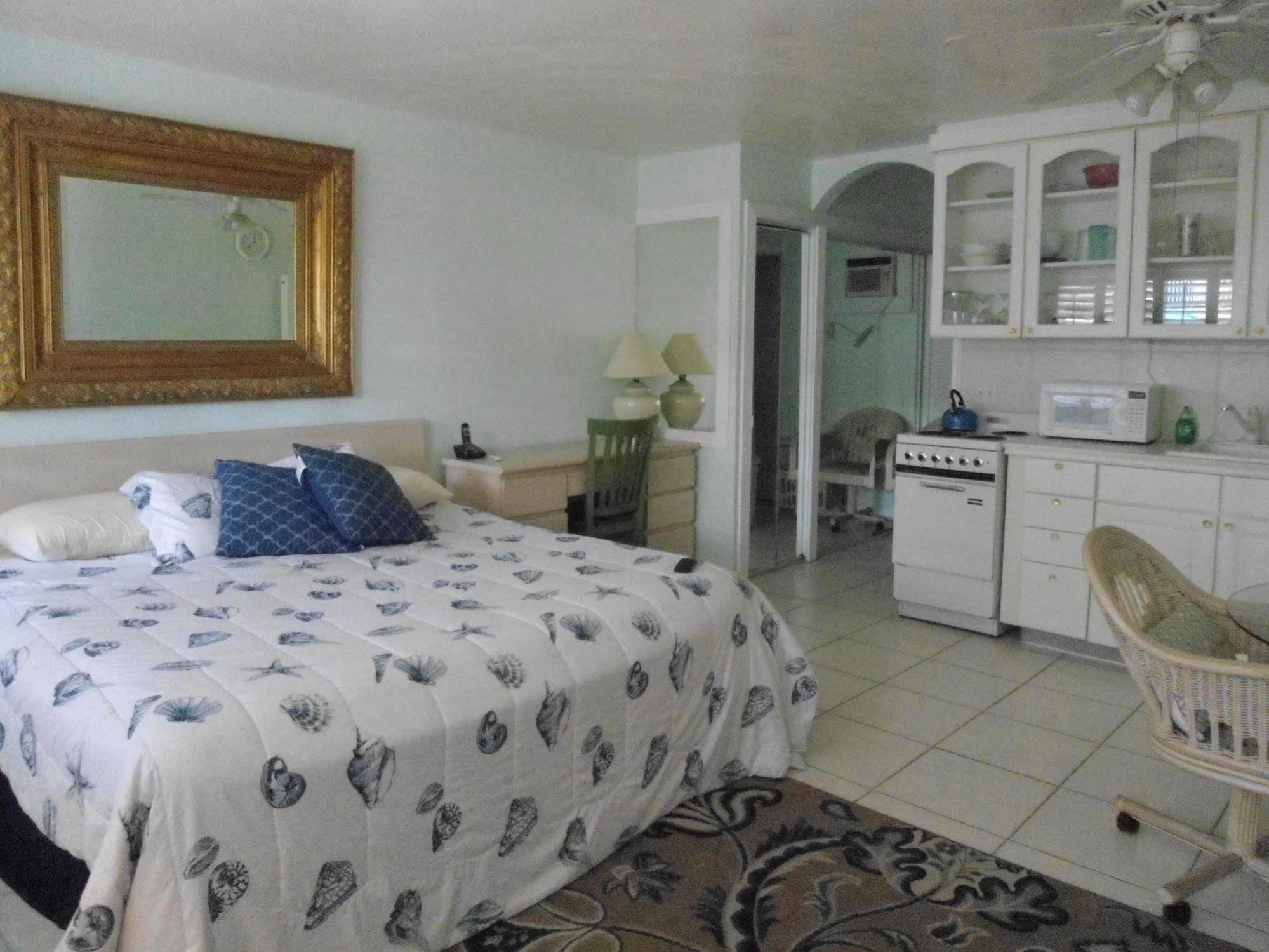Malyn Resort St. Pete Beach Bagian luar foto