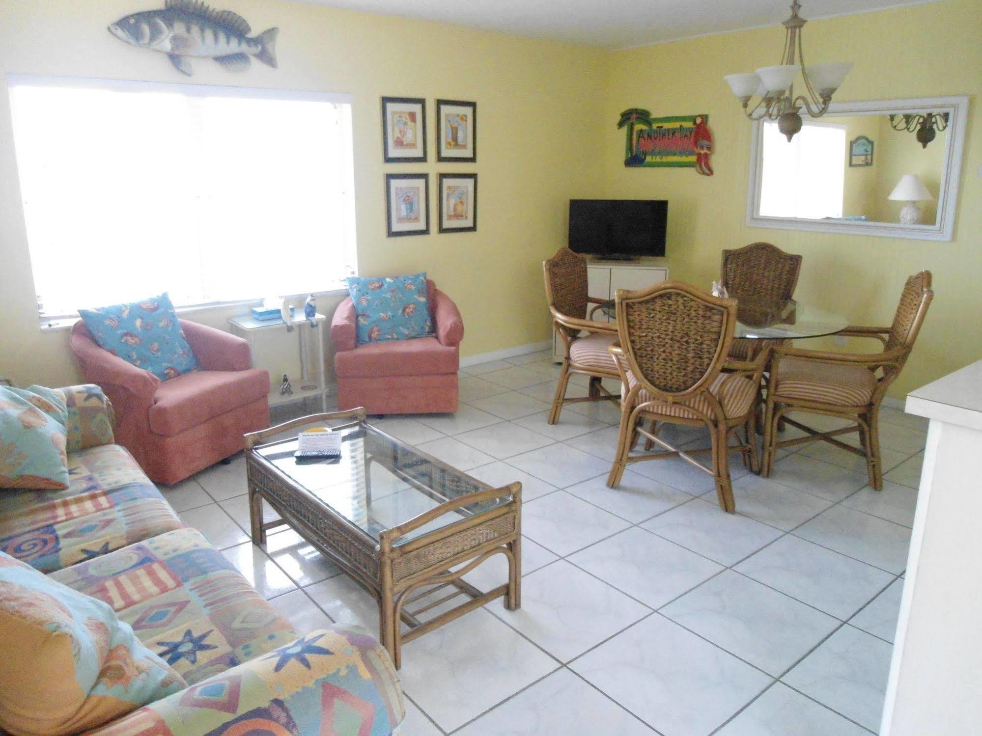 Malyn Resort St. Pete Beach Bagian luar foto