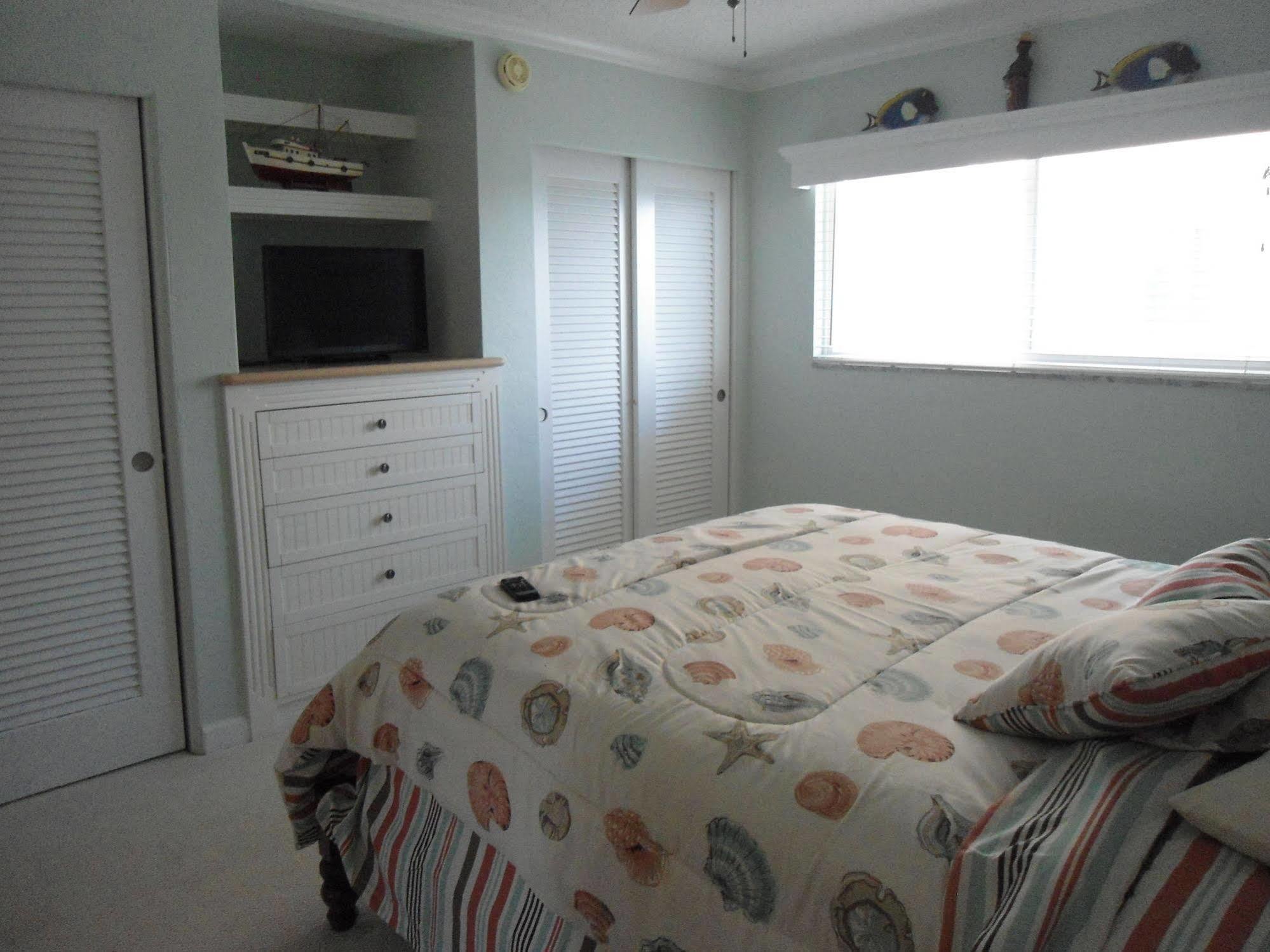 Malyn Resort St. Pete Beach Bagian luar foto